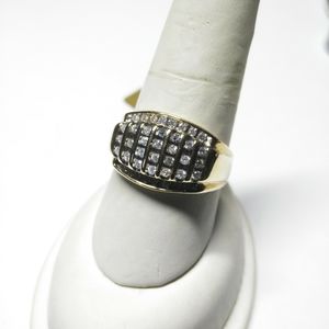 Diamond ring for Women or Men size 10.5 solid gold